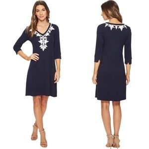 HATLEY ELSIE EMBROIDERED V NECK 3/4 SLEEVE NOTCH CUFF PULL ON DRESS